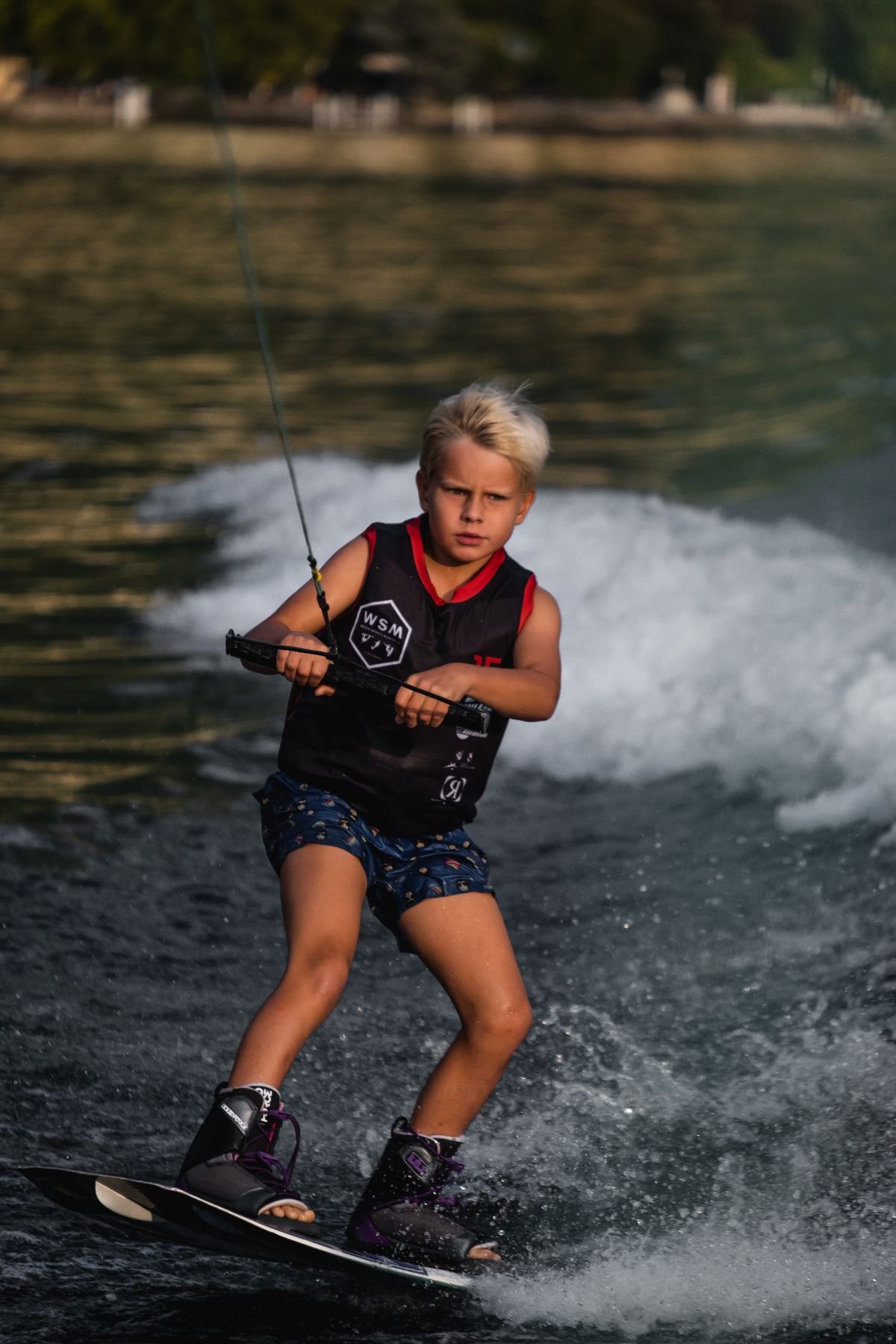 Jeune rider de la relève en wakeboard aux championnats suisses de Montreux